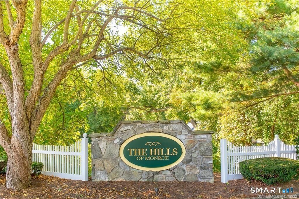 Property Photo:  211 Windgate Circle B  CT 06468 
