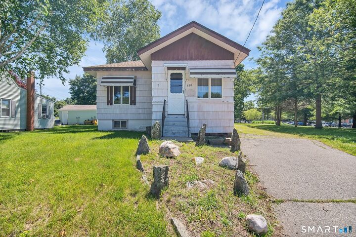 Property Photo: 558 New London Turnpike CT 06360