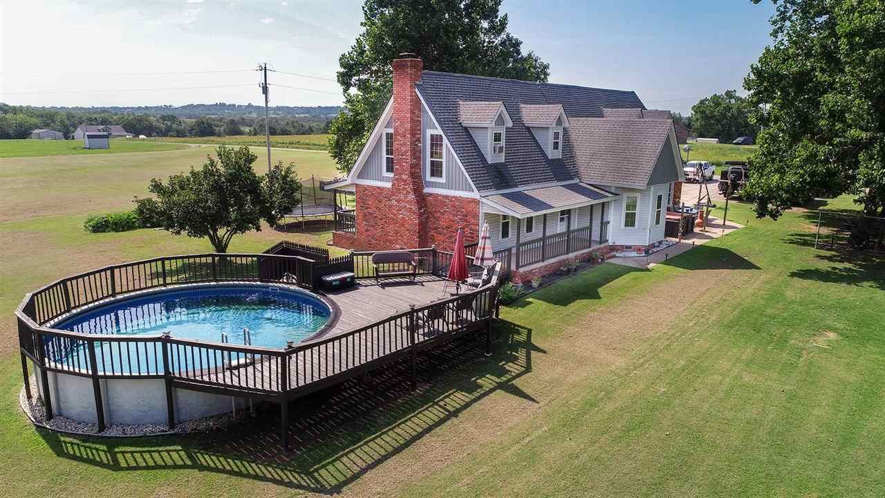 Property Photo: 2700 W Dickinson Road OK 74023