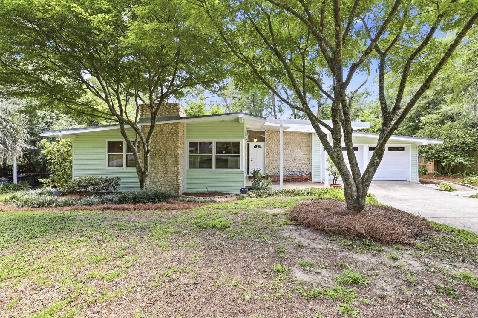 Property Photo: 907 Maplewood Avenue FL 32303