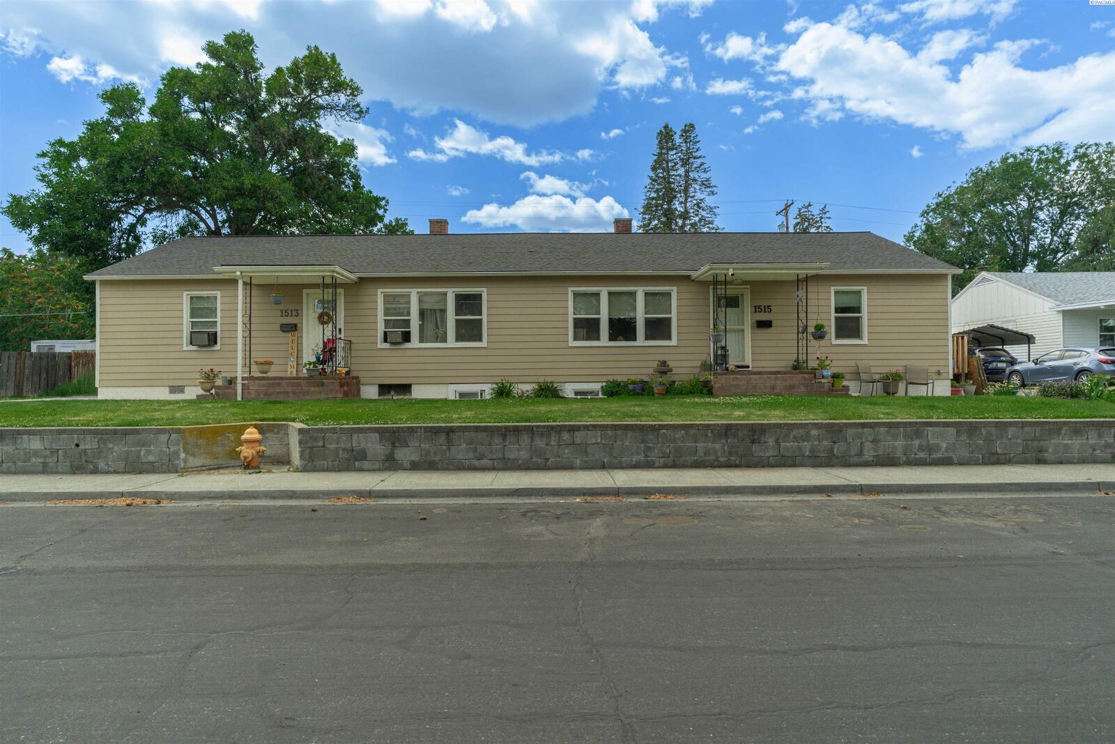 Property Photo:  1513 Johnston  WA 99354 