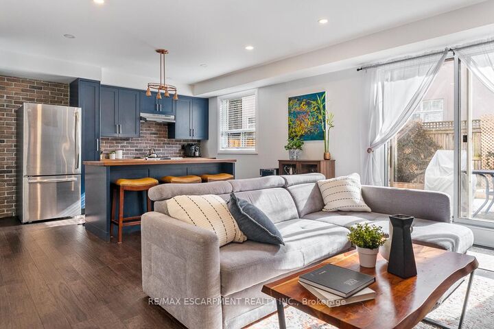 Property Photo: 469 Claridge Road 5 ON L7N 2S1