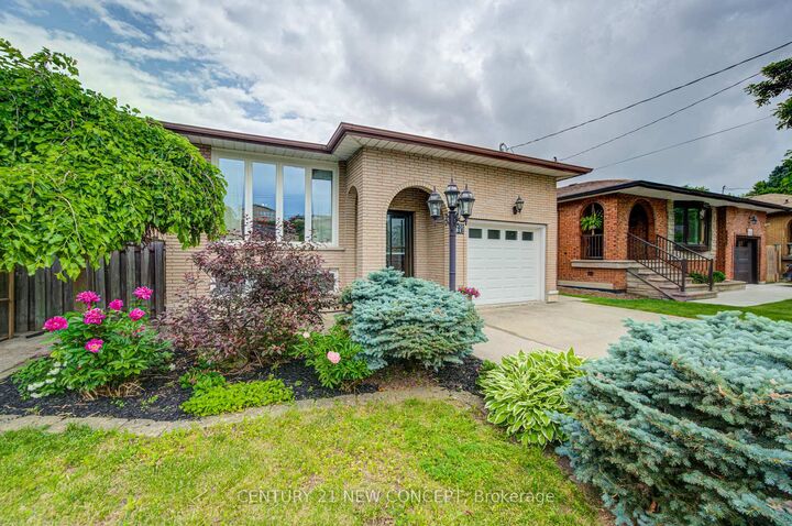 Property Photo:  89 Greencedar Drive  ON L9C 6W4 