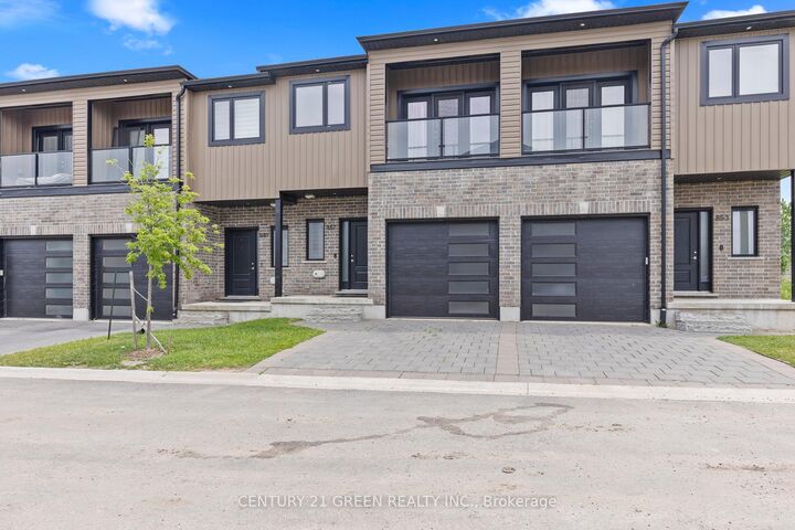 851 Sarnia Road — photo 1