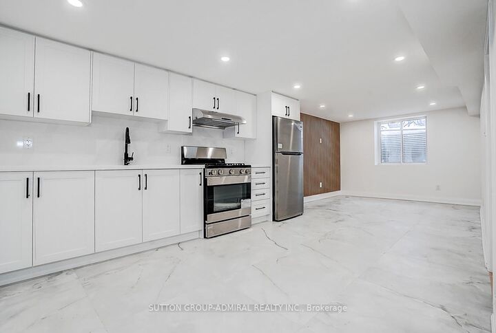 Property Photo: 176 Cherrywood Drive ON L3Y 2X8