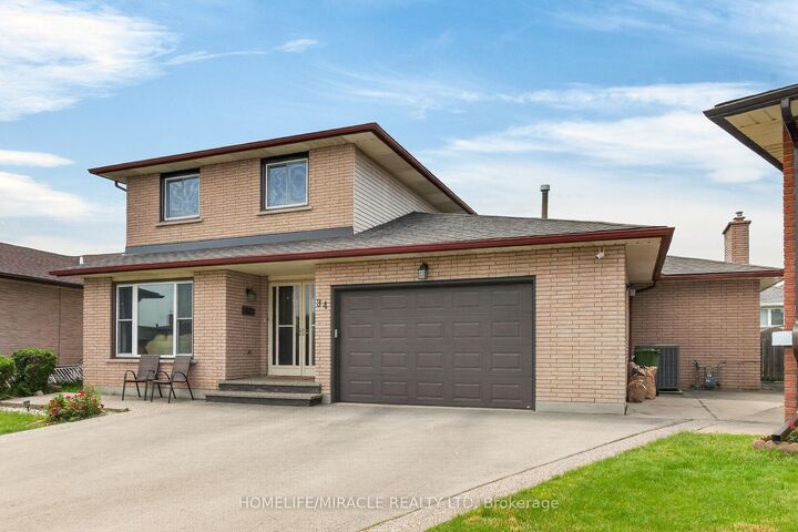 34 Capri Crescent — photo 1