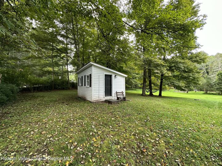 Property Photo:  527 Zena  NY 12498 