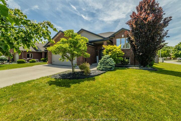 Property Photo: 37 Antonio Court ON N8H 5P8
