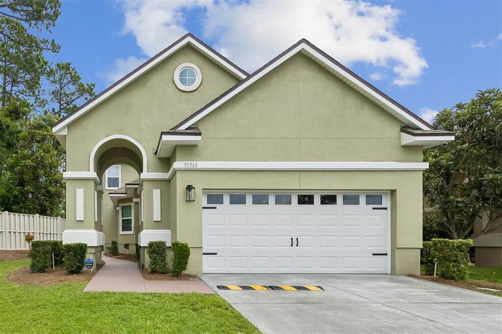 Property Photo:  95368 Village Drive  FL 32034 