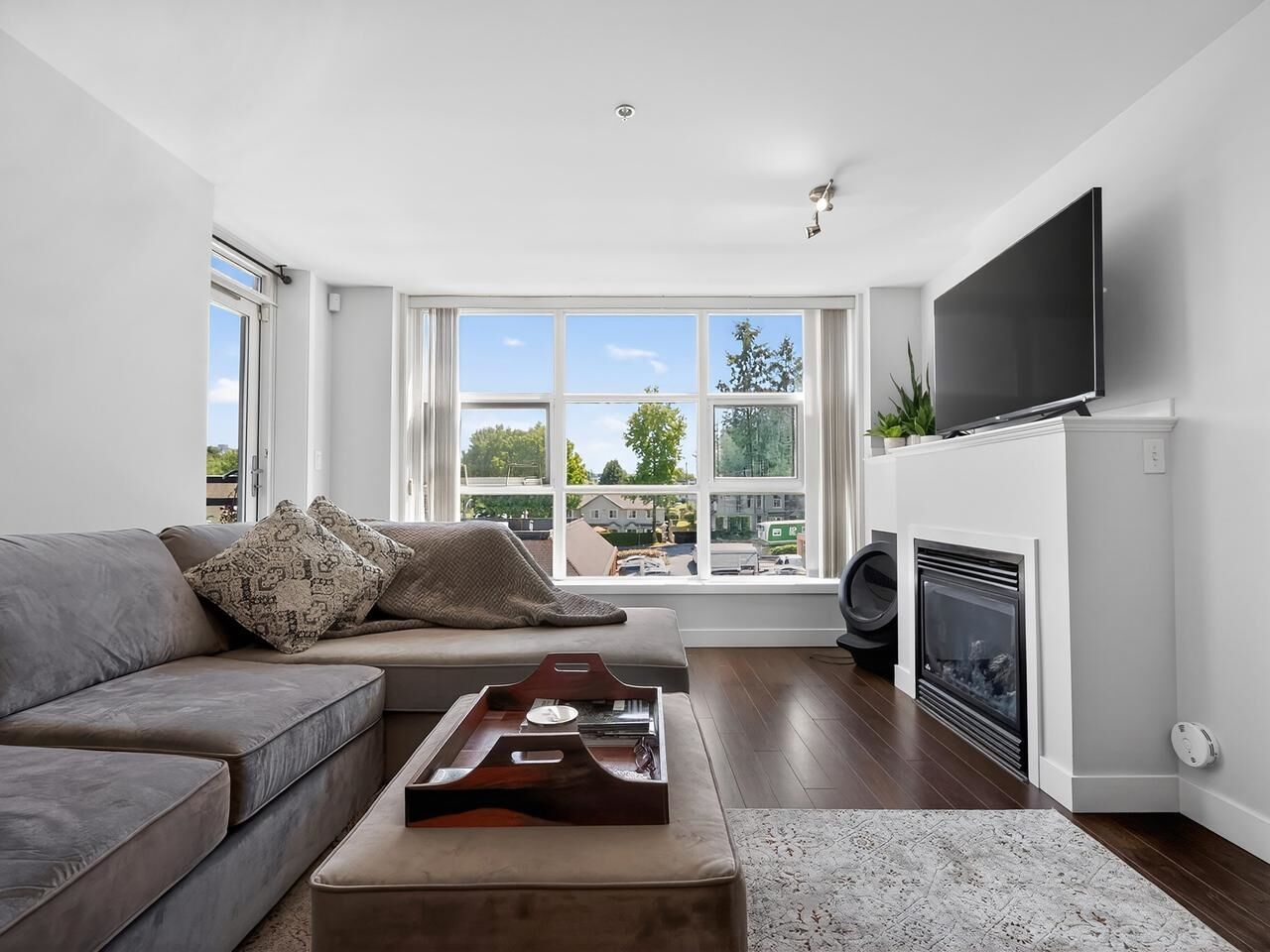Property Photo: 3255 Smith Avenue 411 BC V5G 0B5