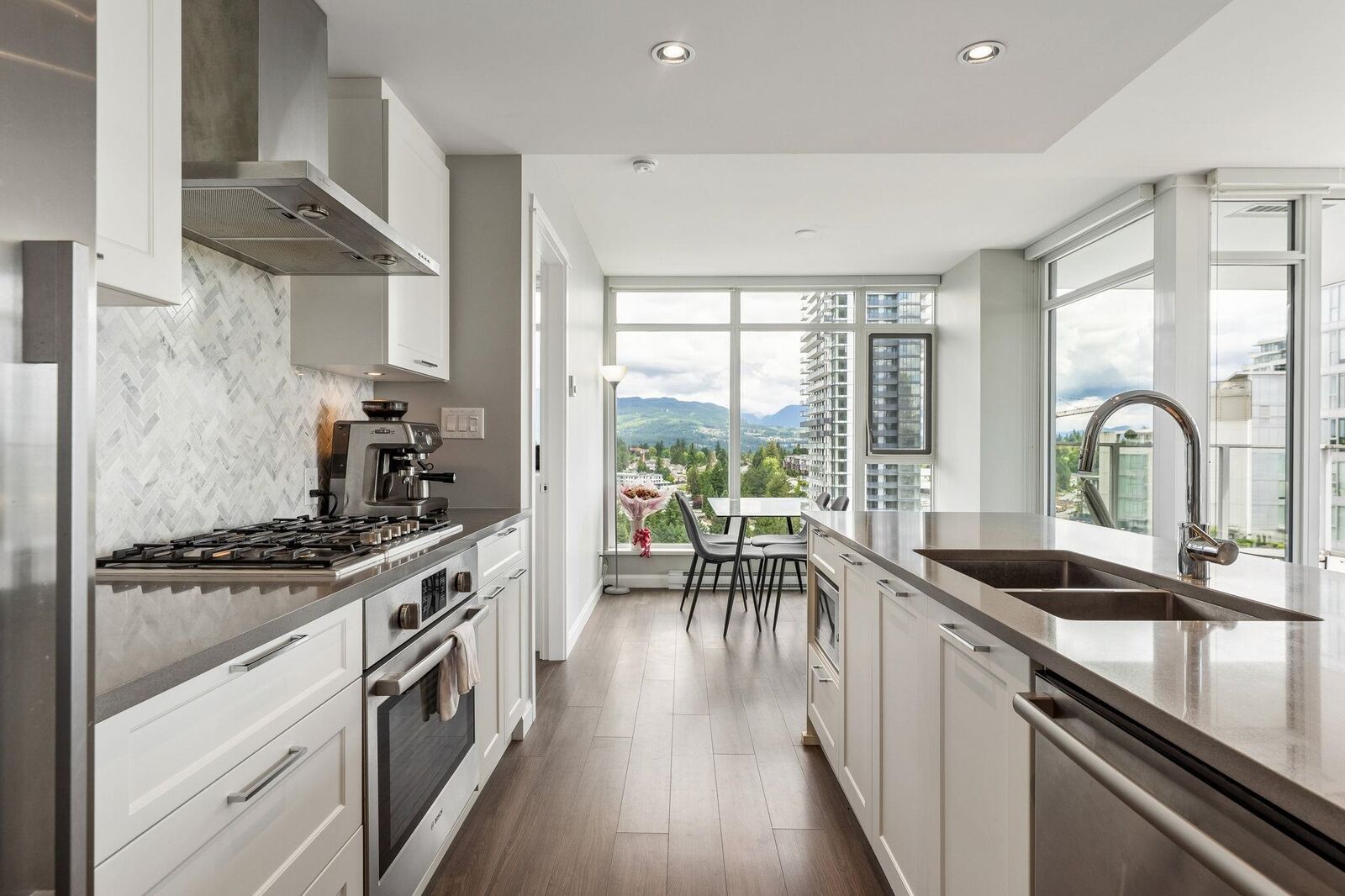 Property Photo: 520 Como Lake Avenue 2107 BC V3J 0E8