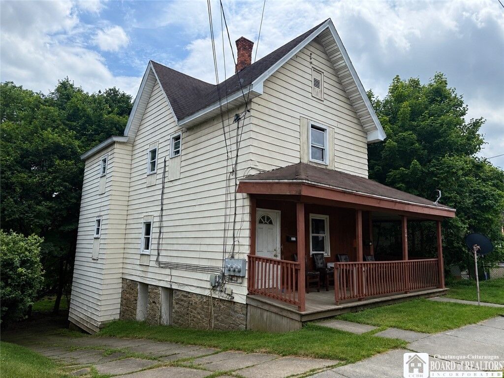 Property Photo:  840 E 2nd Street  NY 14701 