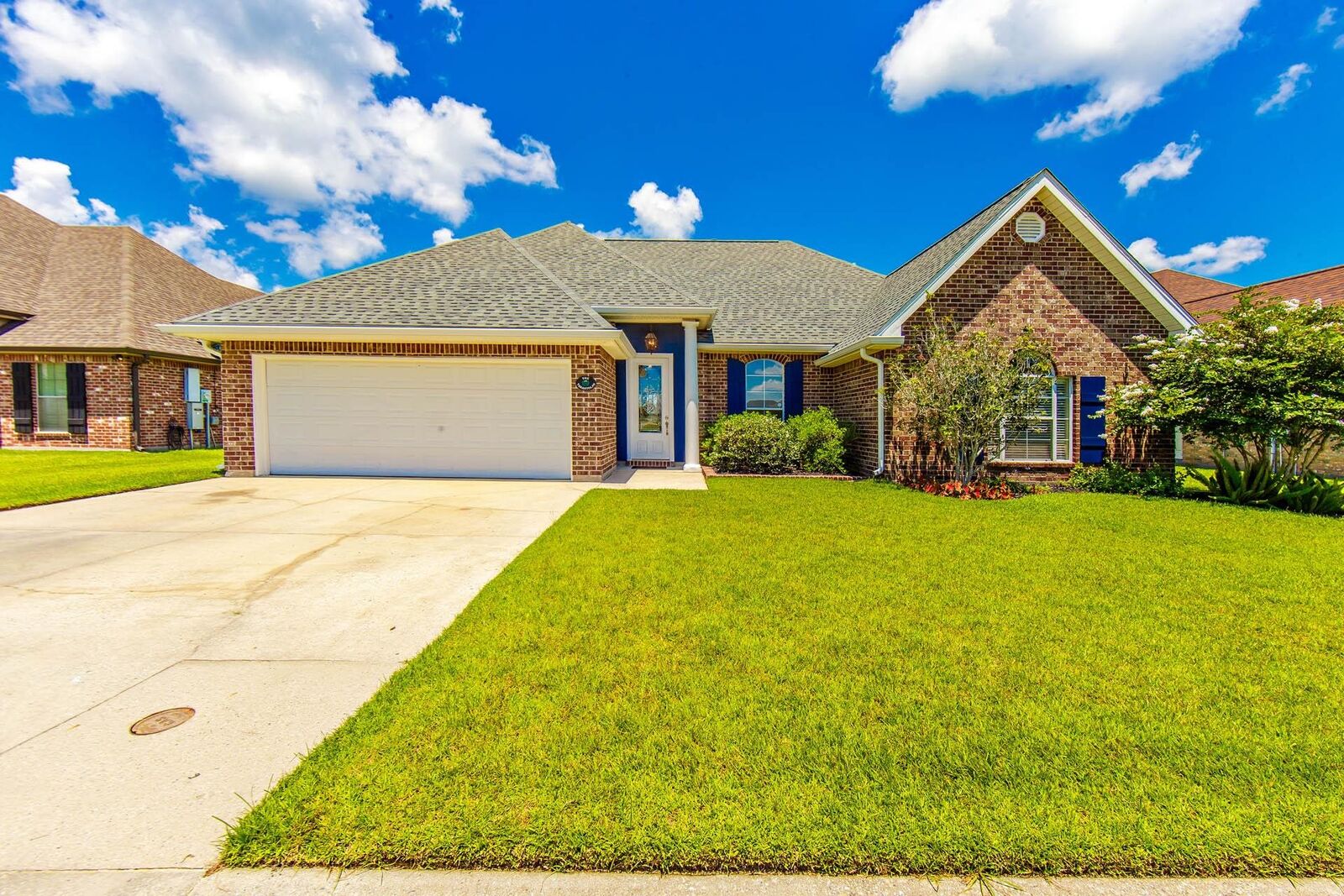 Property Photo: 300 Ravensaide Drive LA 70360