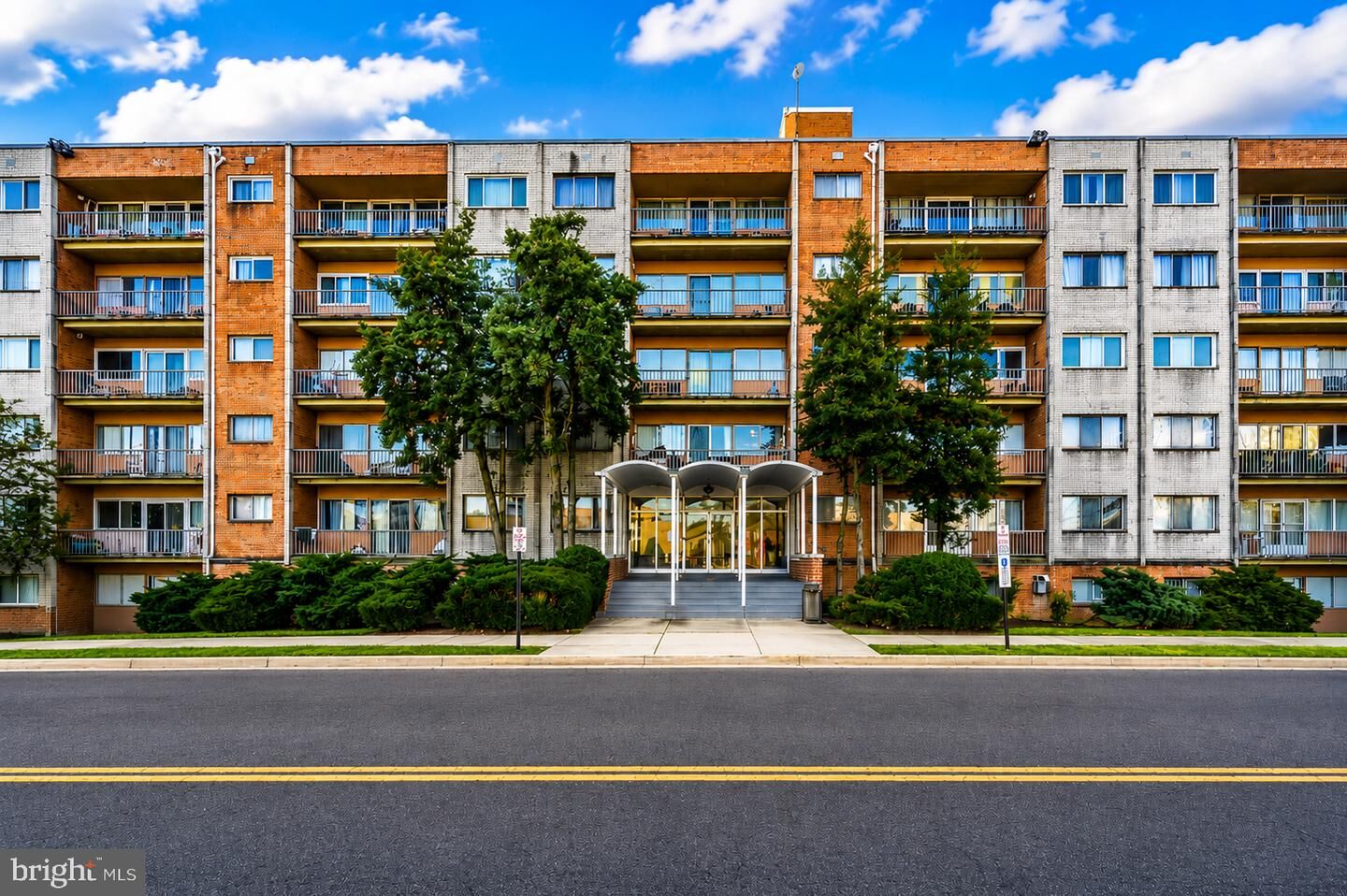Property Photo: 401 N Armistead Street 504 VA 22312