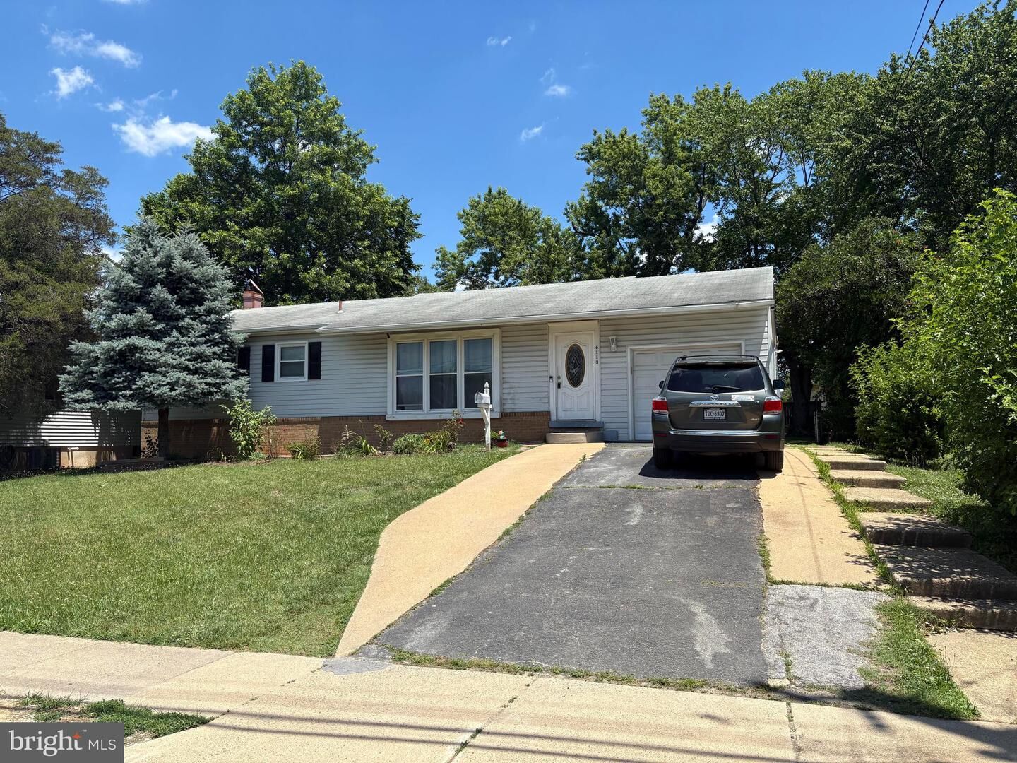 Property Photo: 6113 Pioneer Drive VA 22150