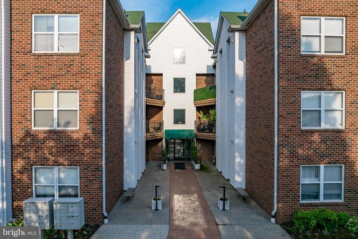Property Photo: 936 Bay Ridge Avenue 201 MD 21403