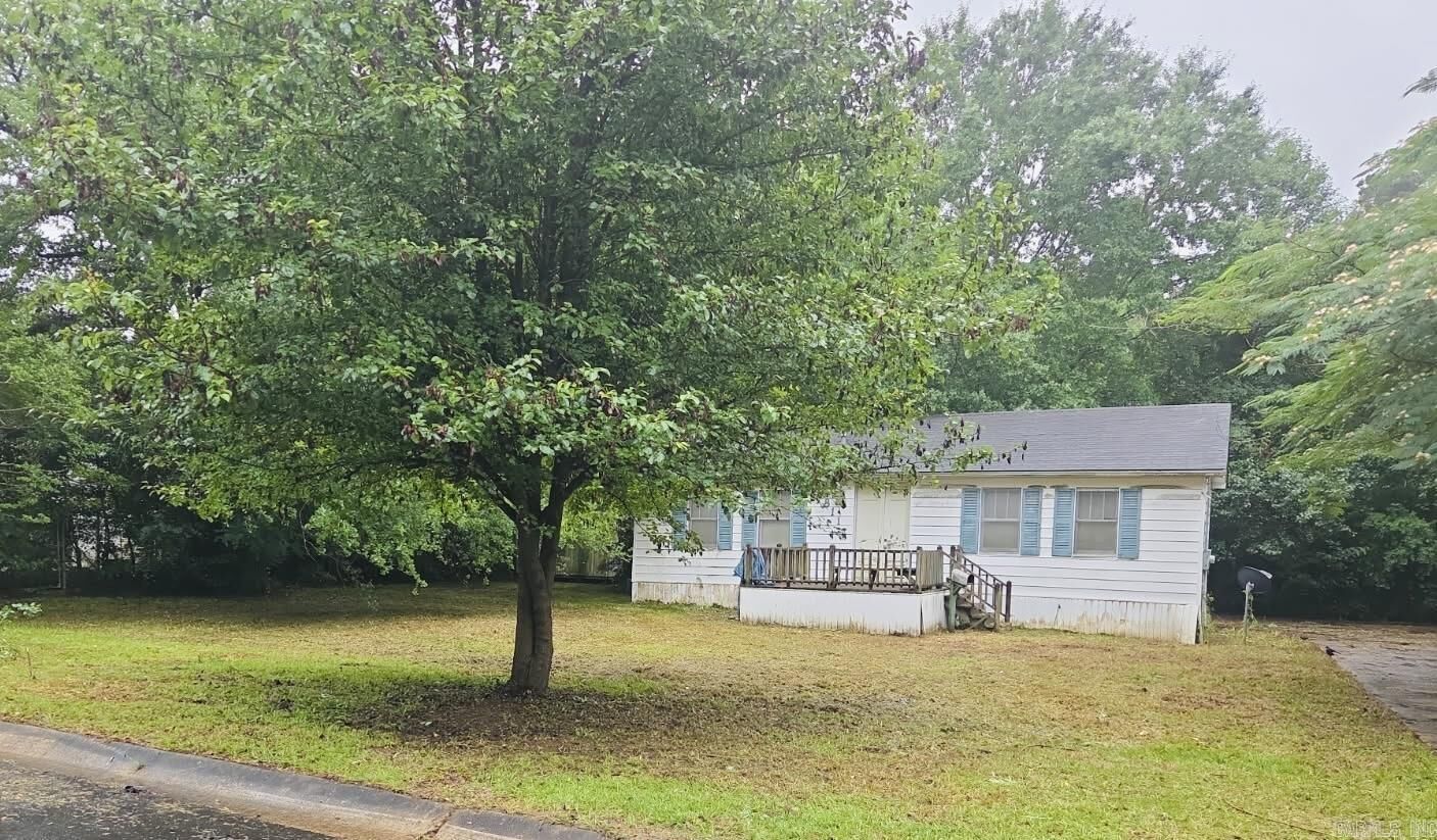 Property Photo:  811 Cleveland  AR 71753 