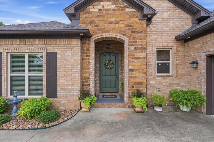 Property Photo: 310 Vintage Cove AR 72034