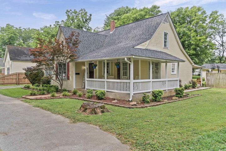 Property Photo:  307 N 4th Street  AR 72006 