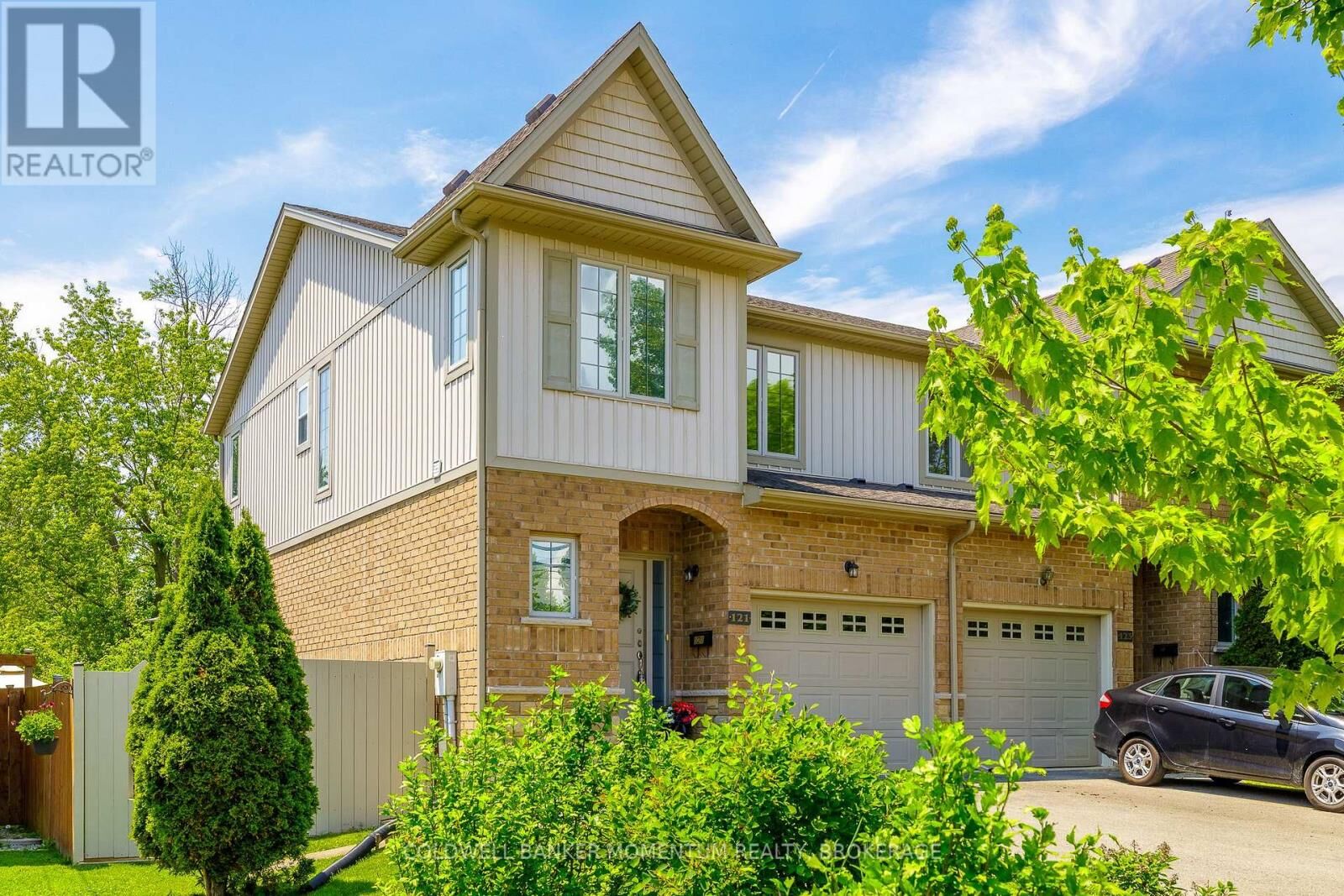 Property Photo:  121 Albert Street  ON L2A 5L3 