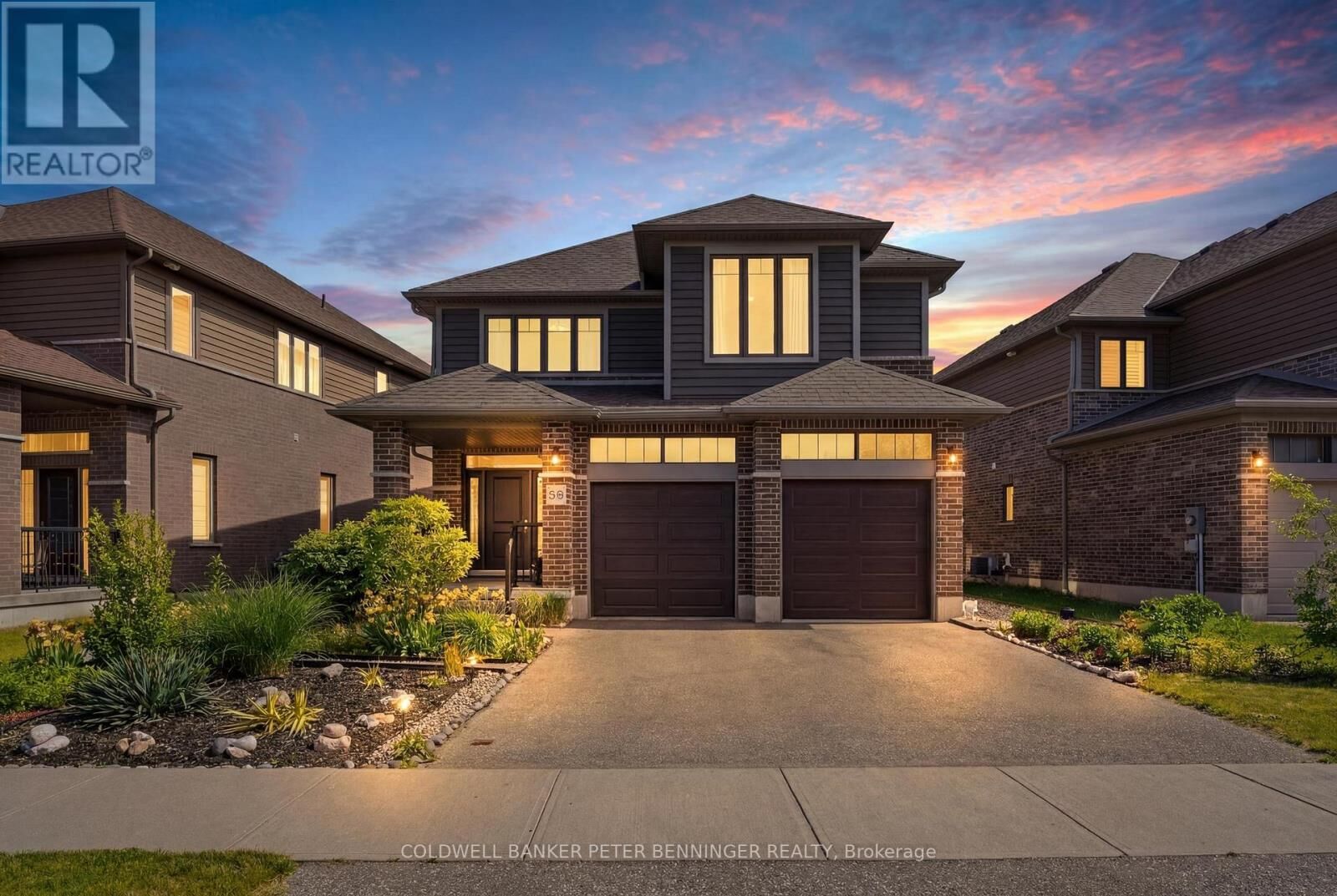 Property Photo:  308 Carriage Way North  ON N2K 0C2 