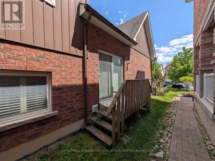 Property Photo: 1848 Lamstone St Street ON L9S 5A1