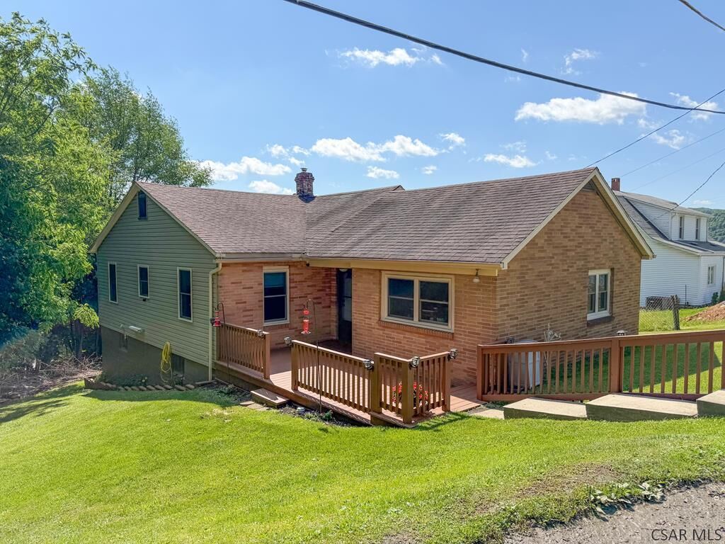 Property Photo: 316 Ivy Street PA 15945