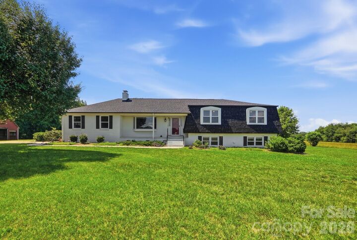Property Photo: 130 Watts Farm Lane NC 28115