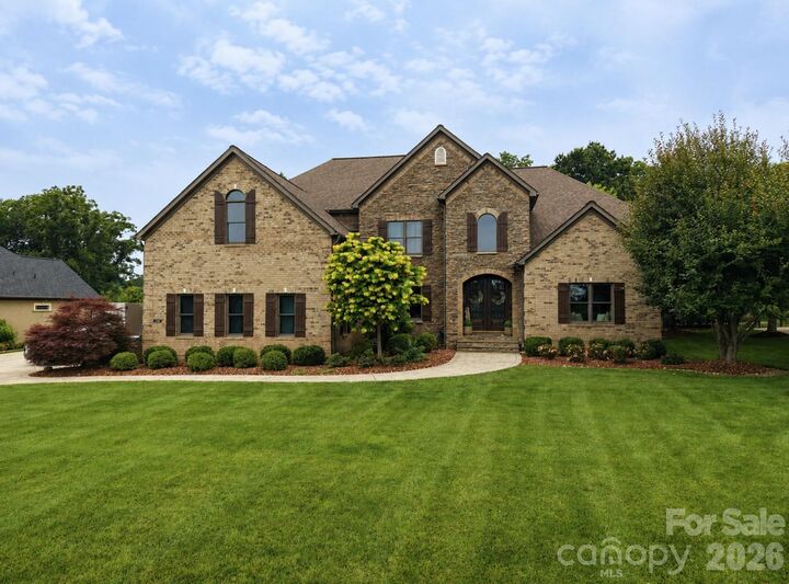 Property Photo: 142 Riverchase Lane NC 28115