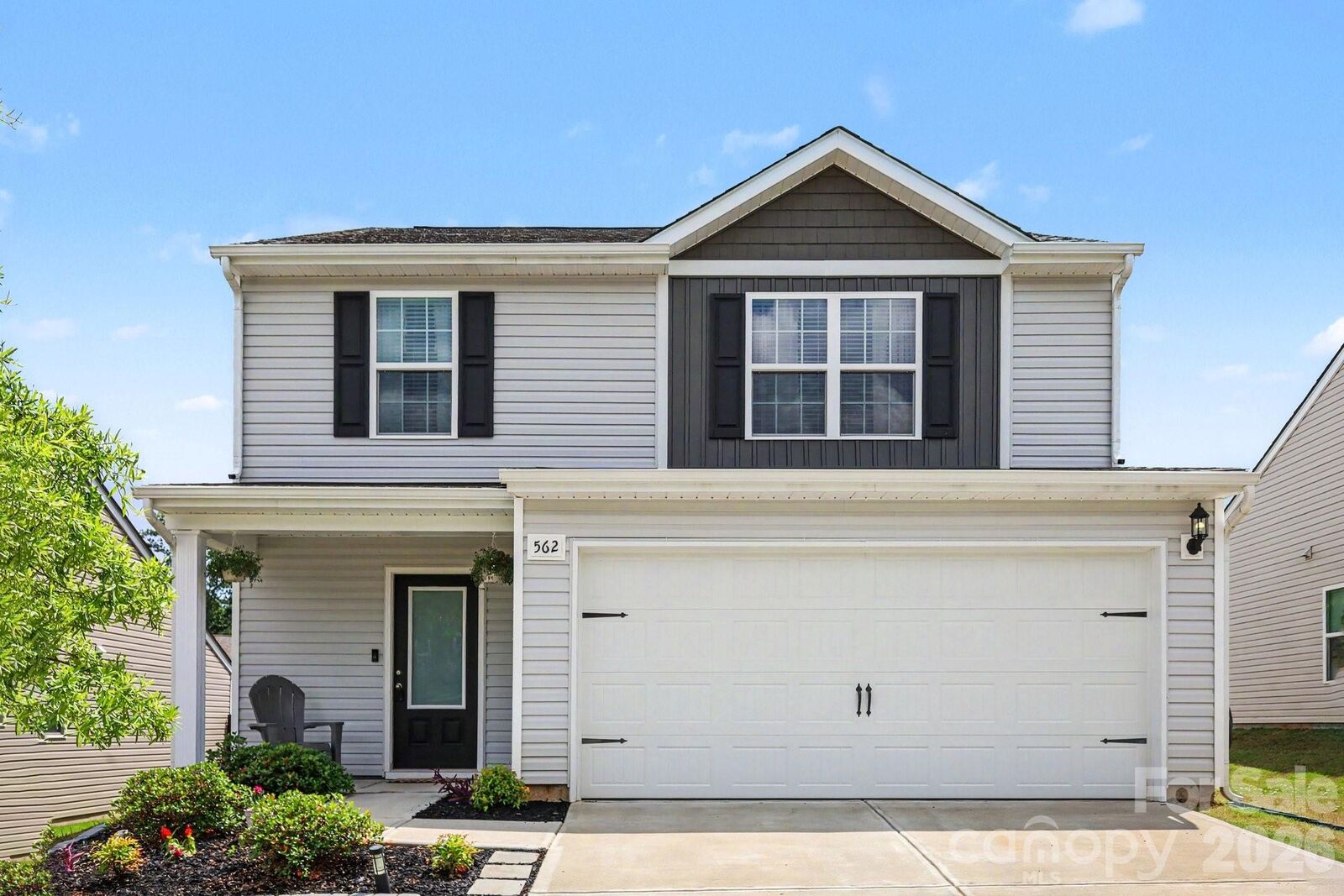 Property Photo:  562 Lamorak Place  SC 29729 