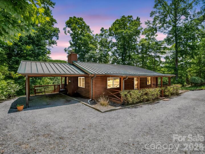 Property Photo:  137 Amys Ridge Road  NC 28746 