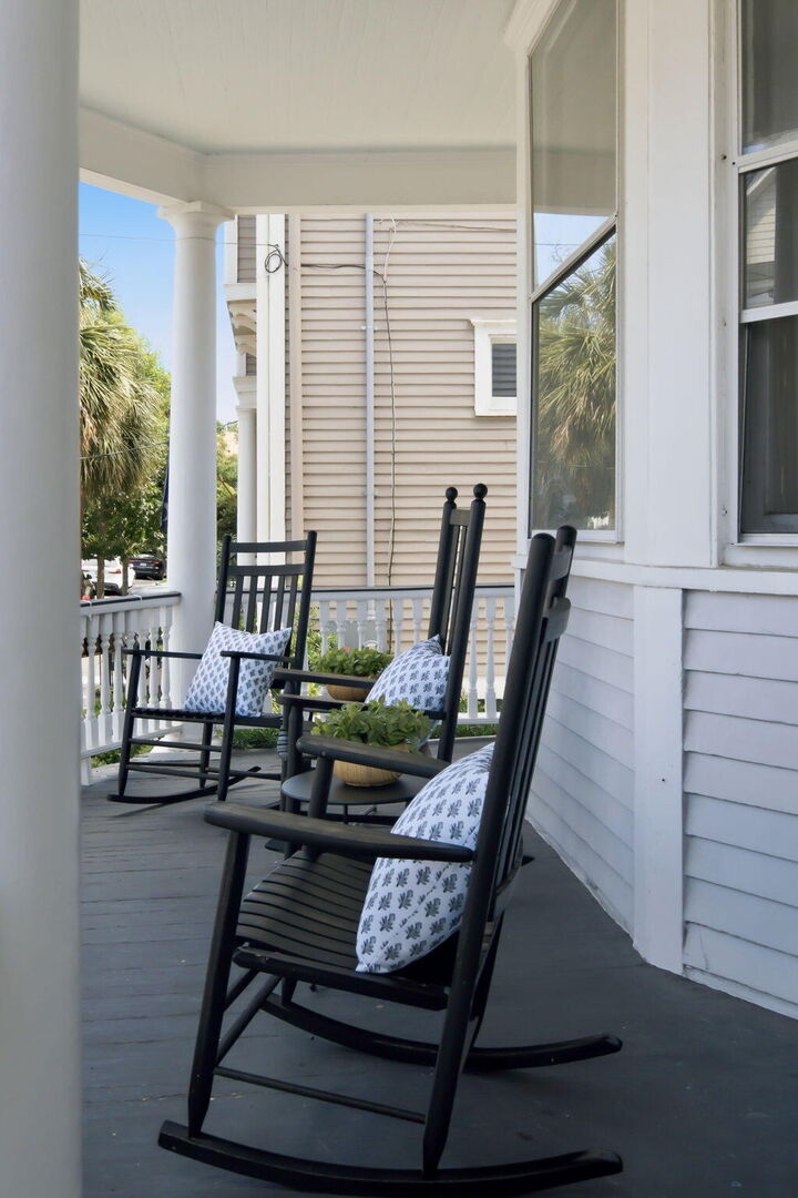 Property Photo:  9 Colonial Street  SC 29401 