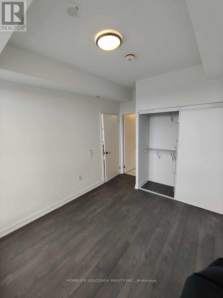 Property Photo:  8 Olympic Gdn Drive 3304  ON M2M 0B9 