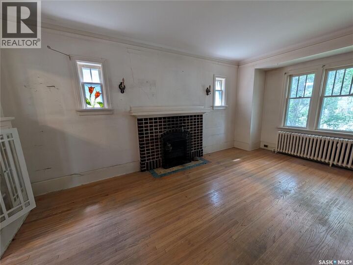 Property Photo:  2029 Elphinstone Street  SK S4T 3N5 