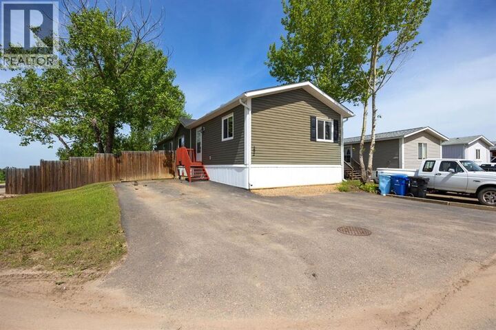 Property Photo: 292 Greenwich Lane AB T9H 3Z3