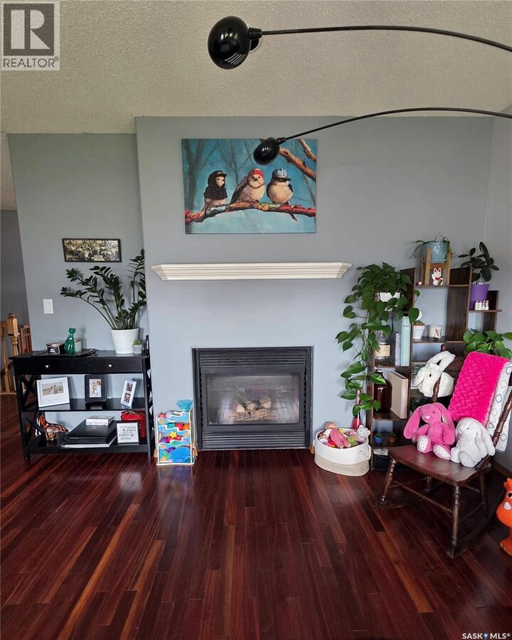 Property Photo:  705 Sun Valley Drive  SK S4A 2R1 