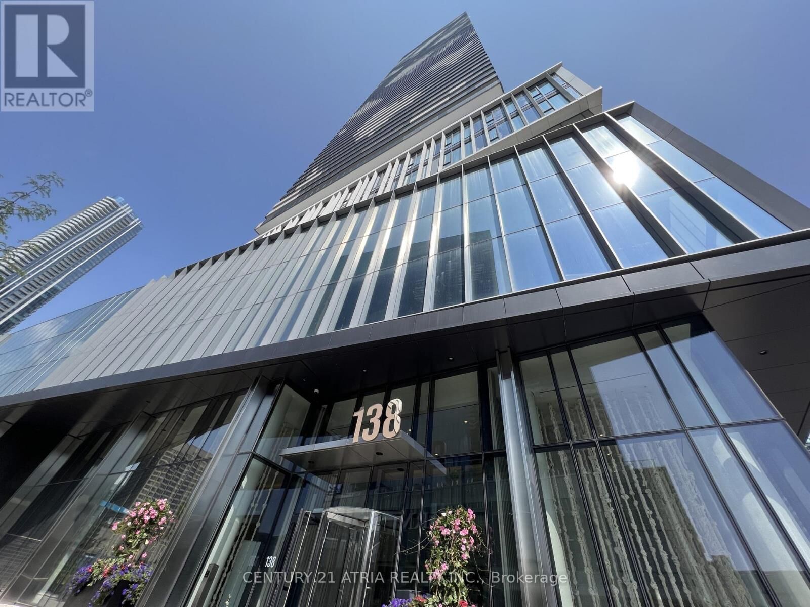 Property Photo:  138 Downes Street 2903  ON M5E 0E4 