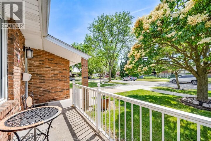 Property Photo:  1758 Southdale Drive  ON N8W 4X1 
