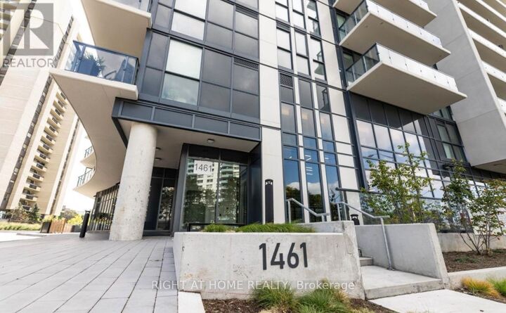 Property Photo:  1461 Lawrence Ave W Avenue 1801  ON M6L 1B3 
