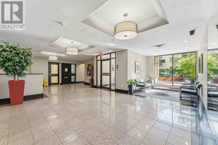 Property Photo: 110 Forward Avenue 203 ON K1Y 4S9