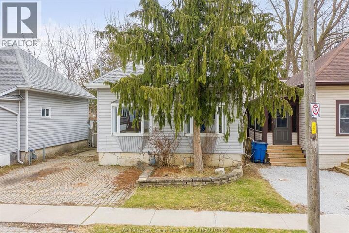 Property Photo: 194 Harvey Street ON N7M 1M7