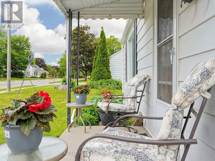 Property Photo:  17 Colborne Street East  ON K9V 1K2 