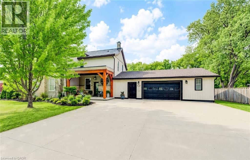 Property Photo:  35 Schweitzer Street  ON N2K 1B5 