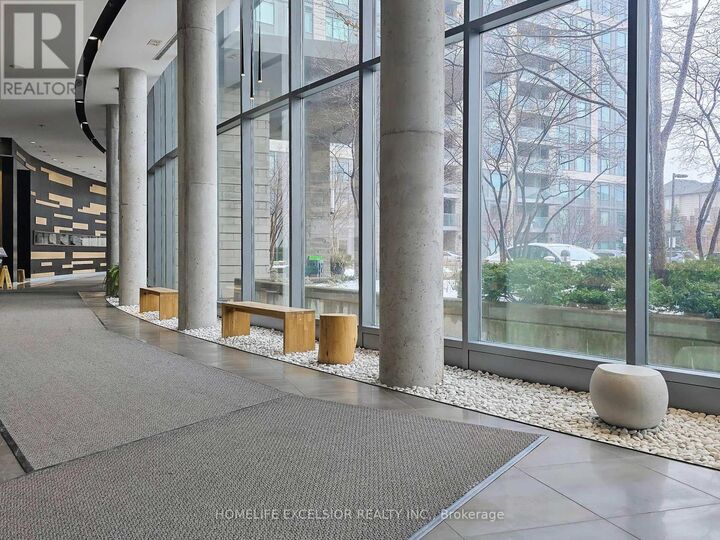 Property Photo: 273 South Park Road 1018 ON L3T 0B5