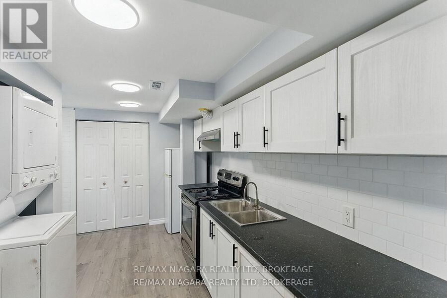 Property Photo:  290 Scholfield Avenue South Lower  ON L3B 1N8 