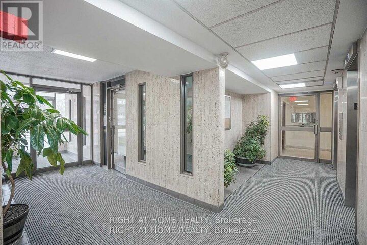 Property Photo: 235 Grandravine Drive 1607 ON M3N 1J2