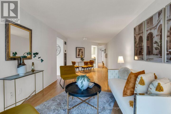 Property Photo:  222 The Esplanade 525  ON M5A 4M8 