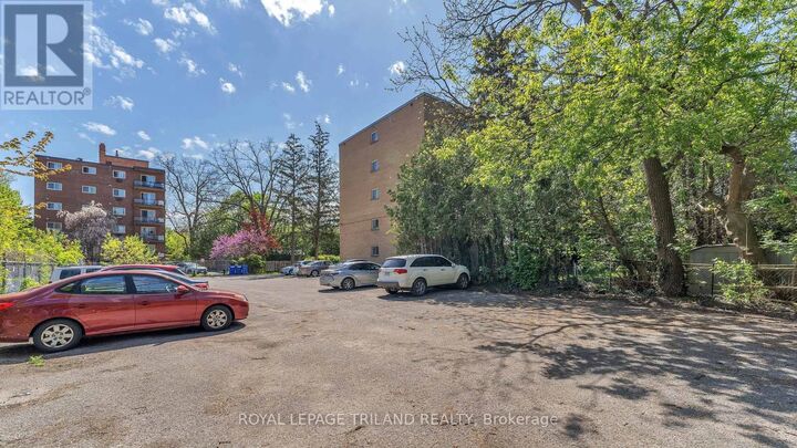 Property Photo:  104 Devonshire Avenue 305  ON N6C 2H8 