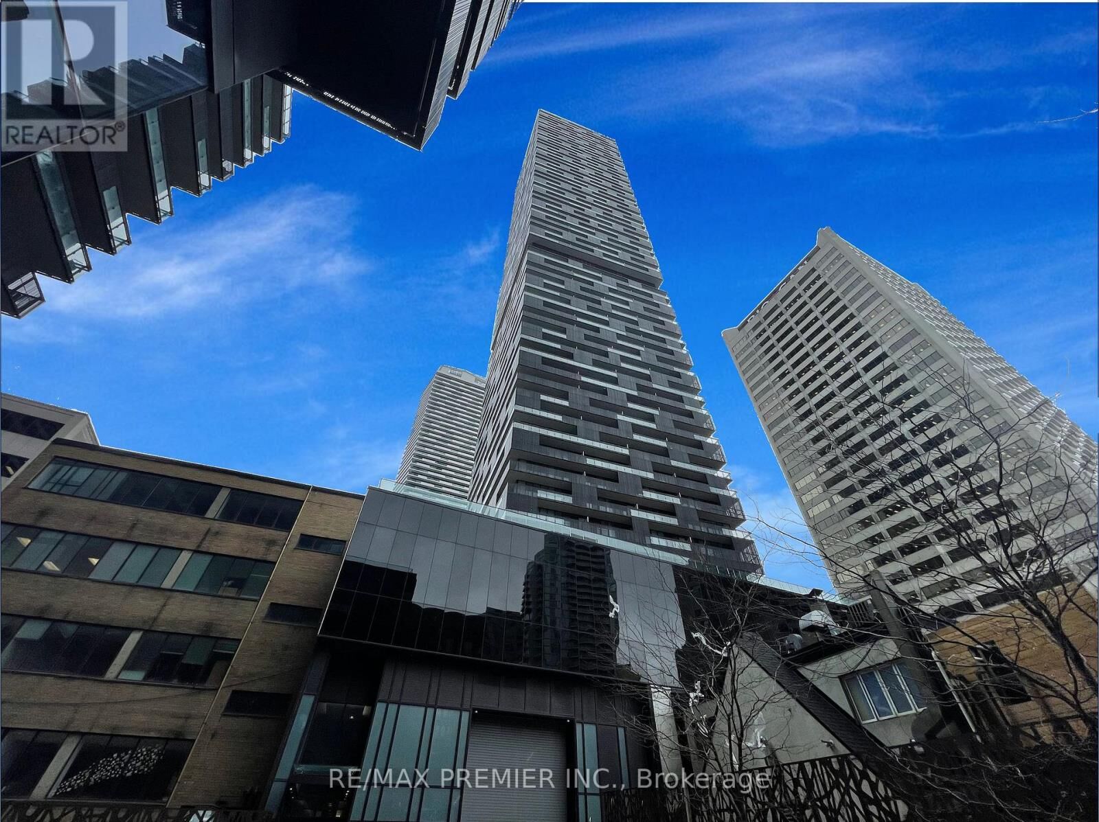 Property Photo:  8 Eglinton Avenue East 4301  ON M4P 0C1 