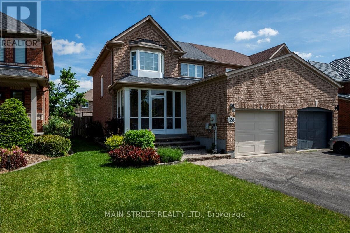 Property Photo: 128 Tunbridge Road ON L4M 6S2